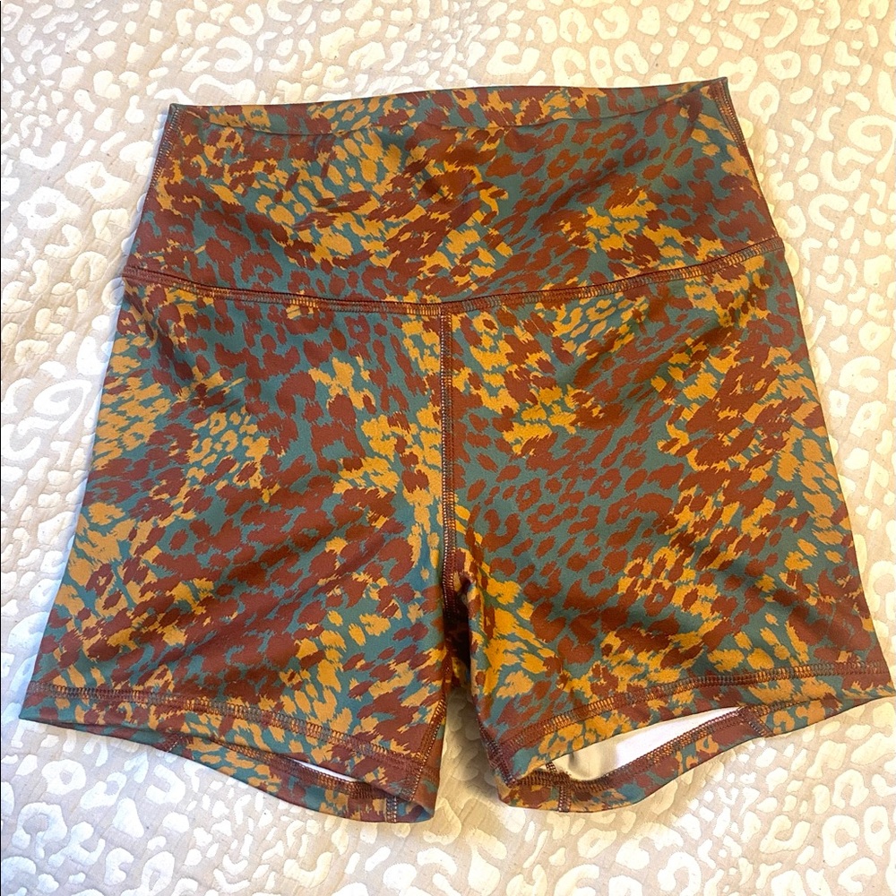 Fleo True High Contour shorts